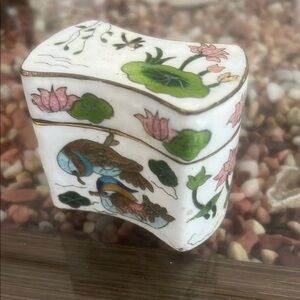 Small vintage Floral enamel ducks Trinket Box